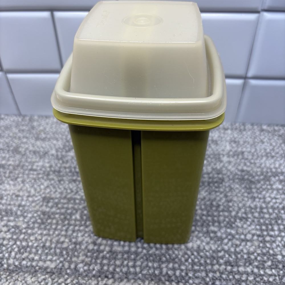 VTG Tupperware Pickle Keeper Pick A Pickle Avocado Green Lid Strainer Complete